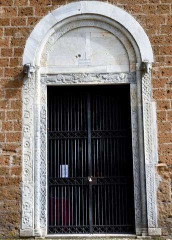 Portale scolpito della Basilica di Sant’Elia
